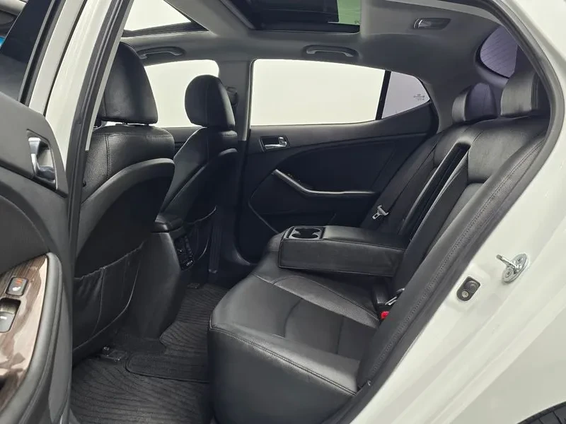 Kia K5 Luxury Trendy, снимка 12 - Автомобили и джипове - 56666459