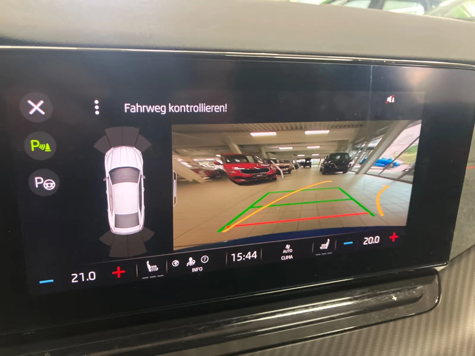 Skoda Octavia RS-PLUS/245HP/DSG/MASSAGE/MEMO/HUD/CAM/NAVI/269g | Mobile.bg   12