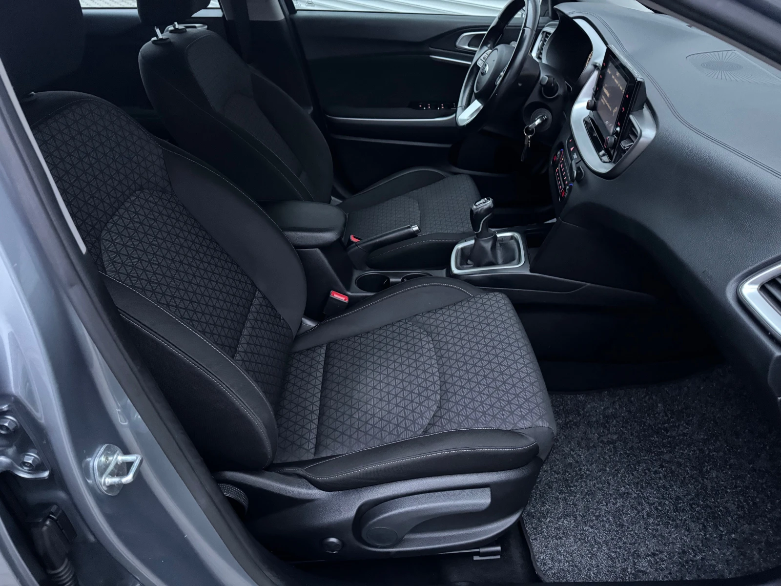 Kia Ceed 1, 0i turbo smartstream, 92ps, GPL, led, navy, mul - изображение 10