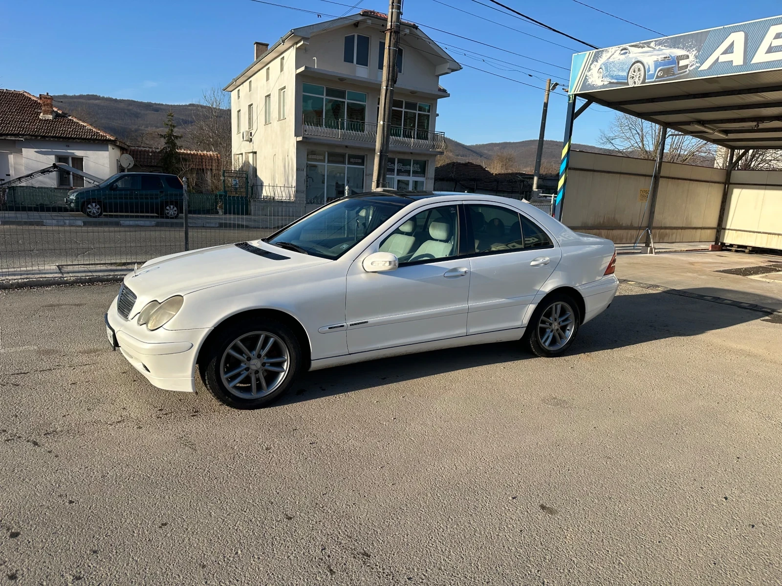 Mercedes-Benz C 180, снимка 3 - Автомобили и джипове - 53841362
