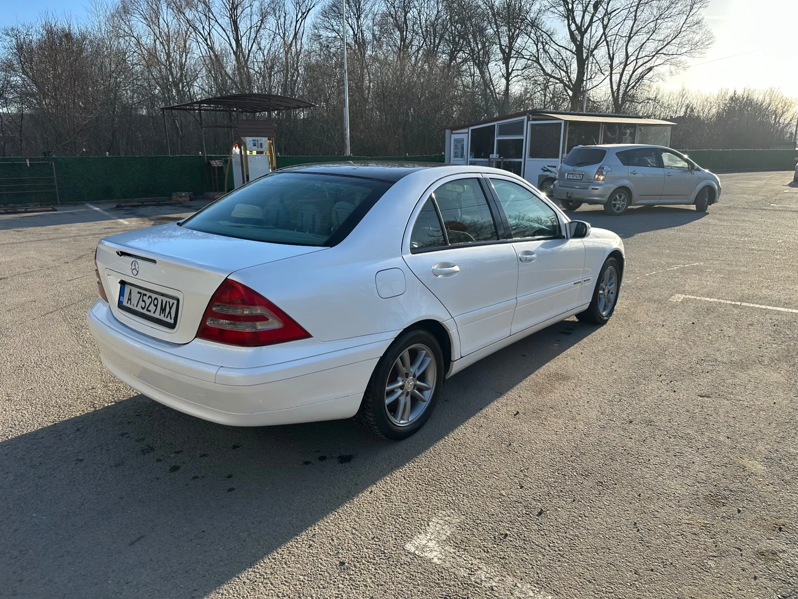 Mercedes-Benz C 180, снимка 5 - Автомобили и джипове - 53841362