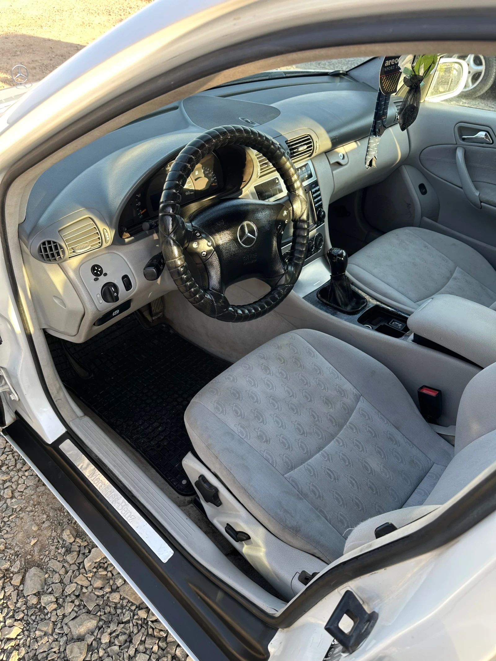 Mercedes-Benz C 180, снимка 15 - Автомобили и джипове - 53841362