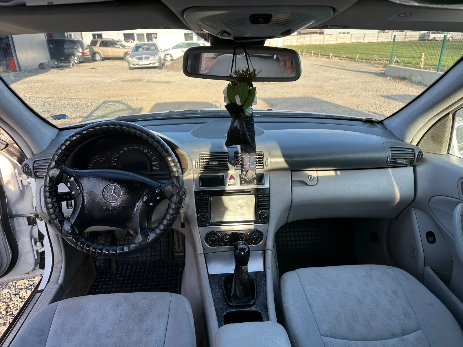 Mercedes-Benz C 180, снимка 16 - Автомобили и джипове - 53841362