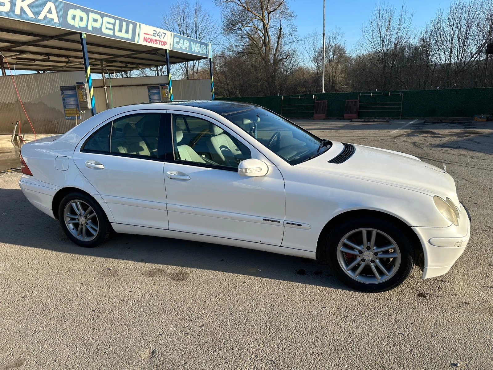 Mercedes-Benz C 180, снимка 4 - Автомобили и джипове - 53841362