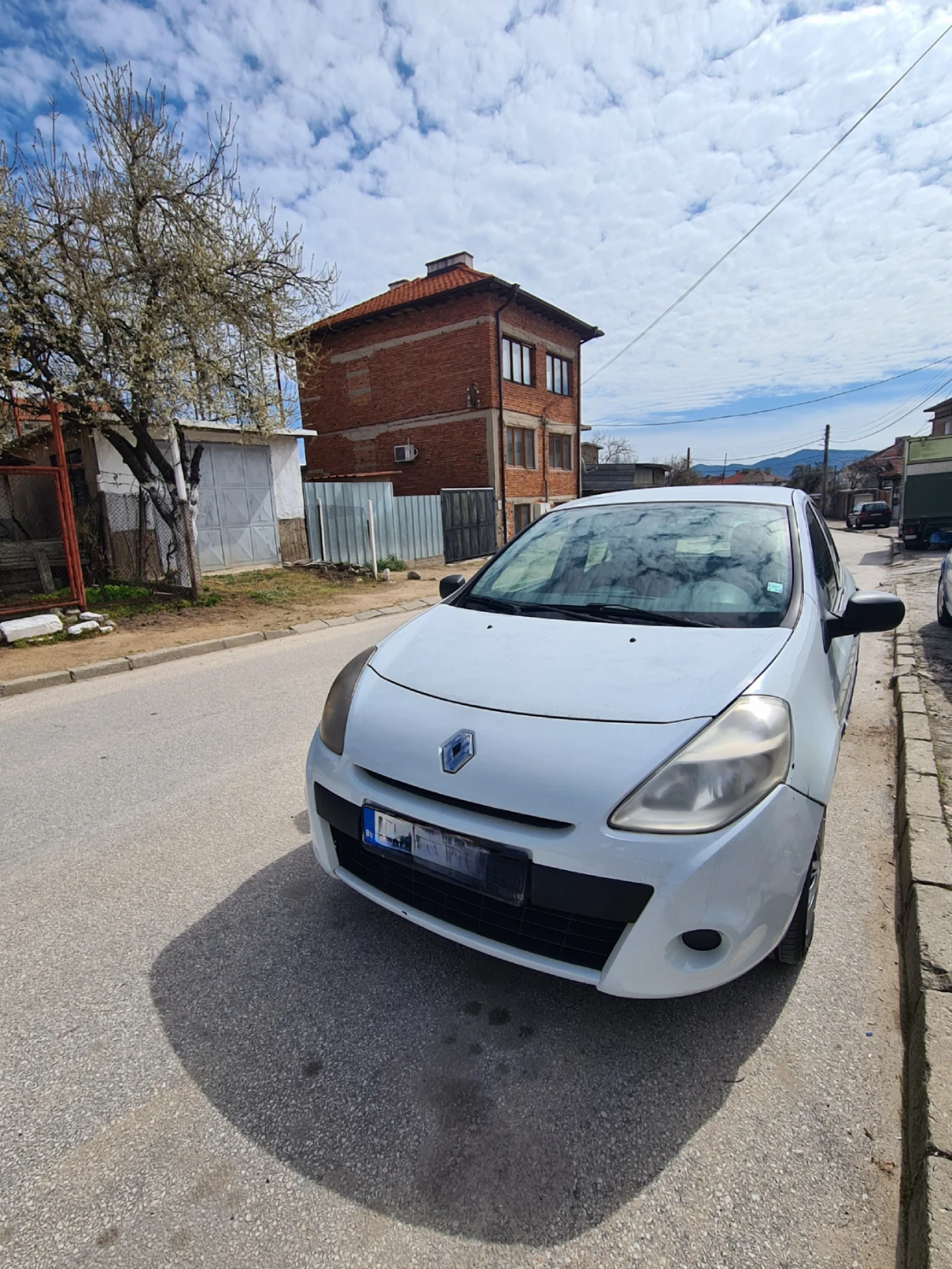 Renault Clio, снимка 2 - Автомобили и джипове - 54039514