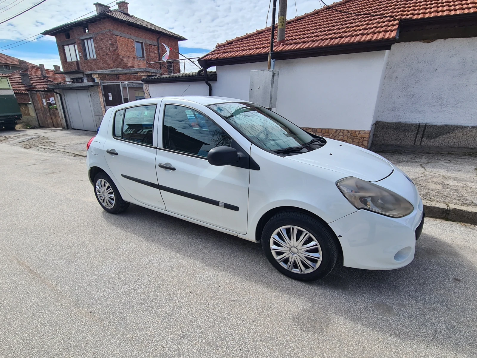 Renault Clio, снимка 4 - Автомобили и джипове - 54039514
