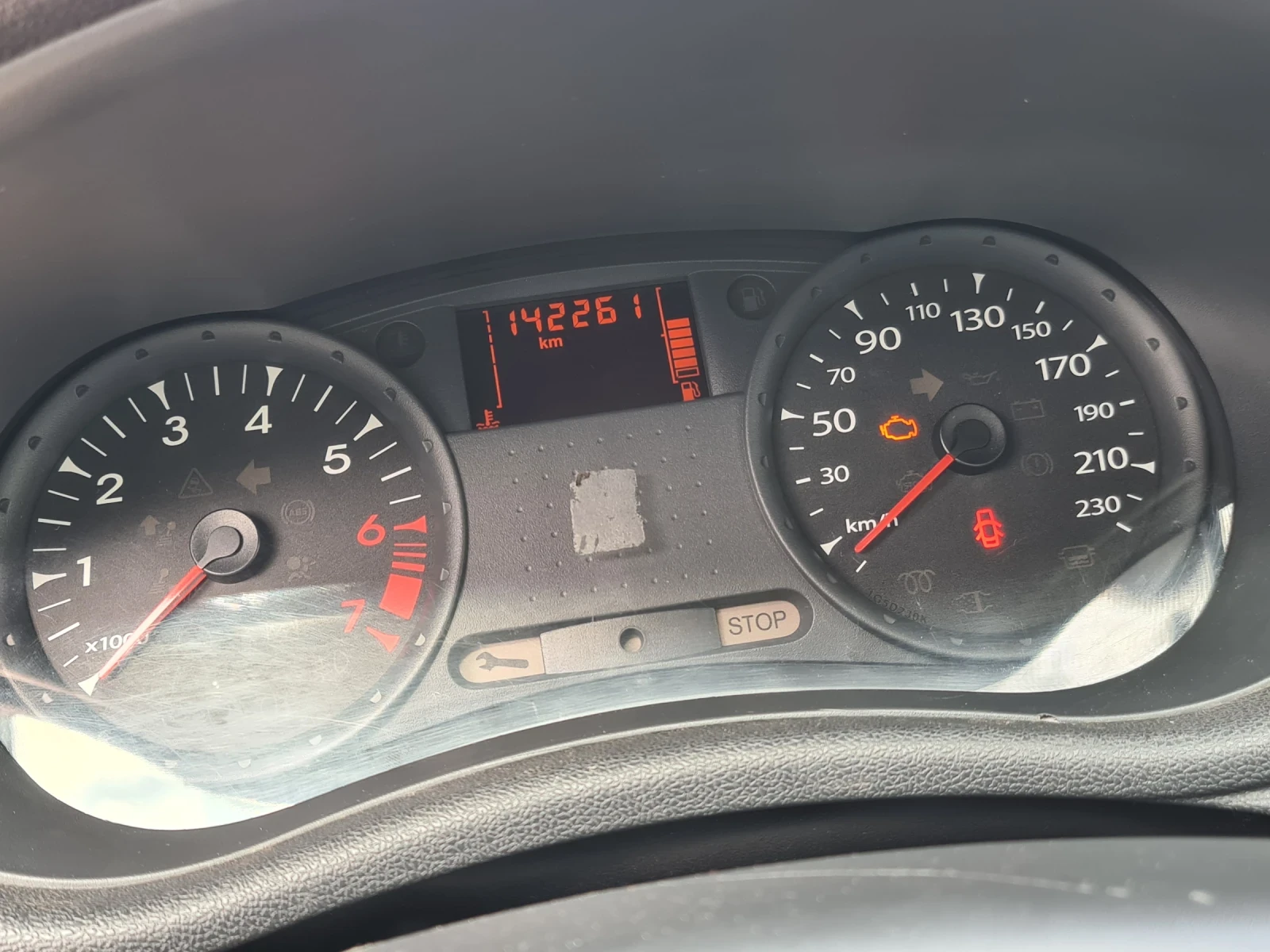 Renault Clio, снимка 9 - Автомобили и джипове - 54039514