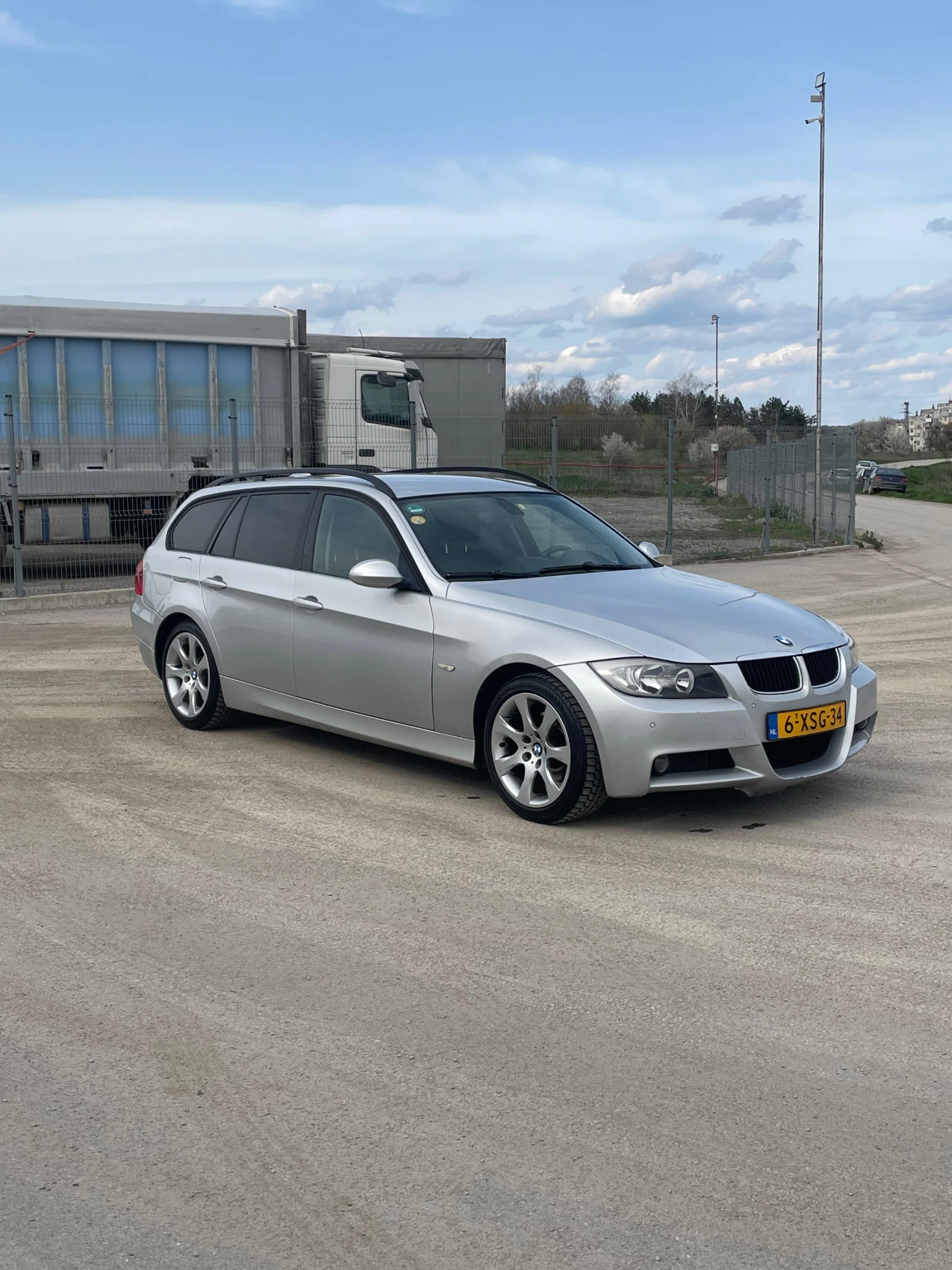 BMW 320, снимка 3 - Автомобили и джипове - 54184573
