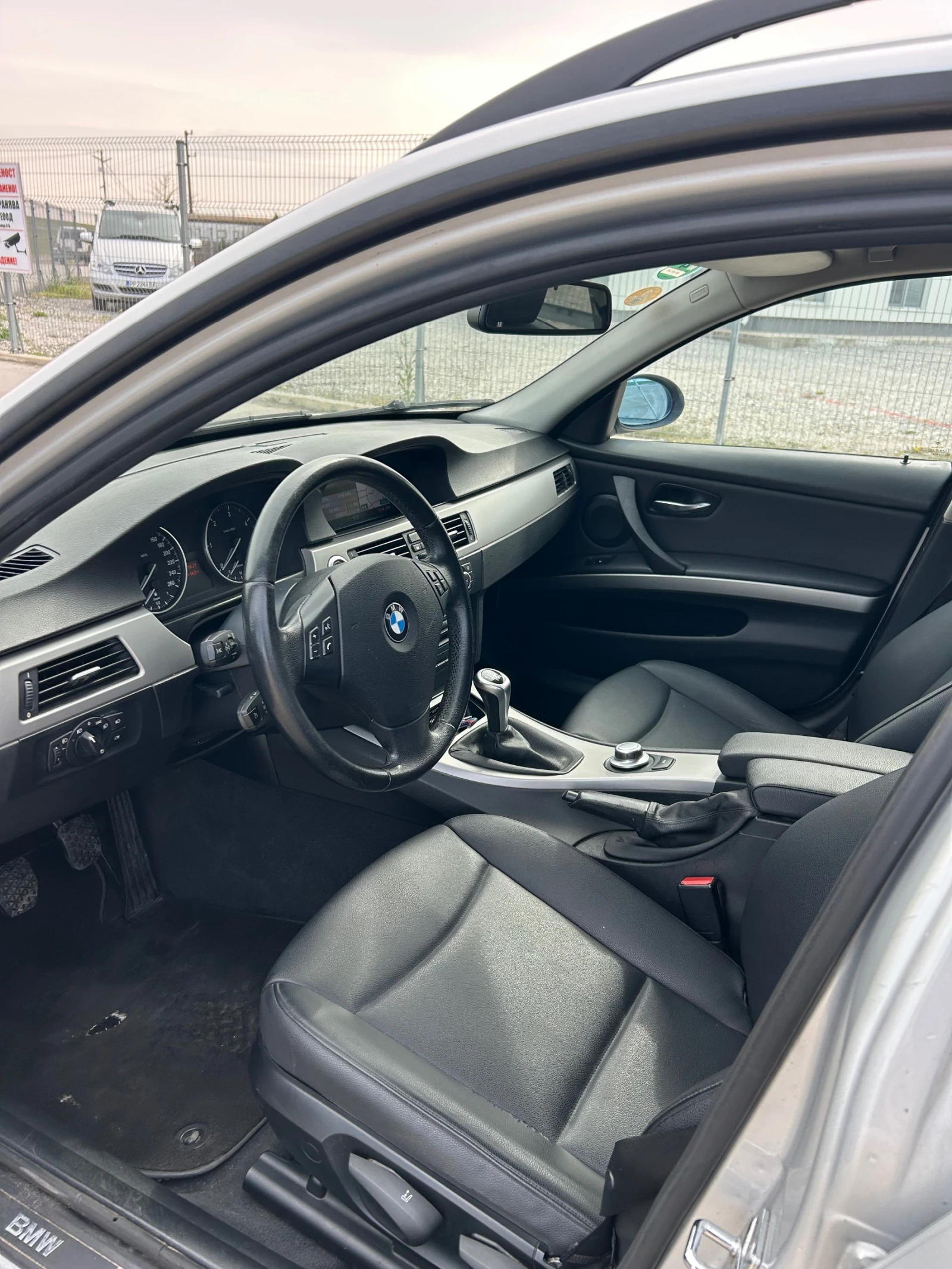 BMW 320, снимка 6 - Автомобили и джипове - 54184573