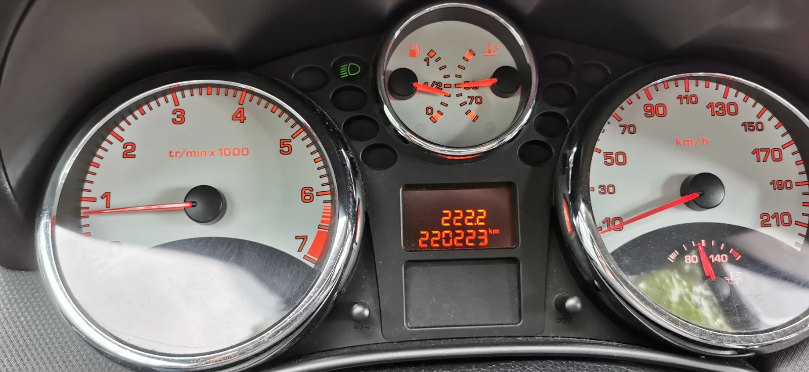 Peugeot 207 1.4, снимка 11 - Автомобили и джипове - 54605483