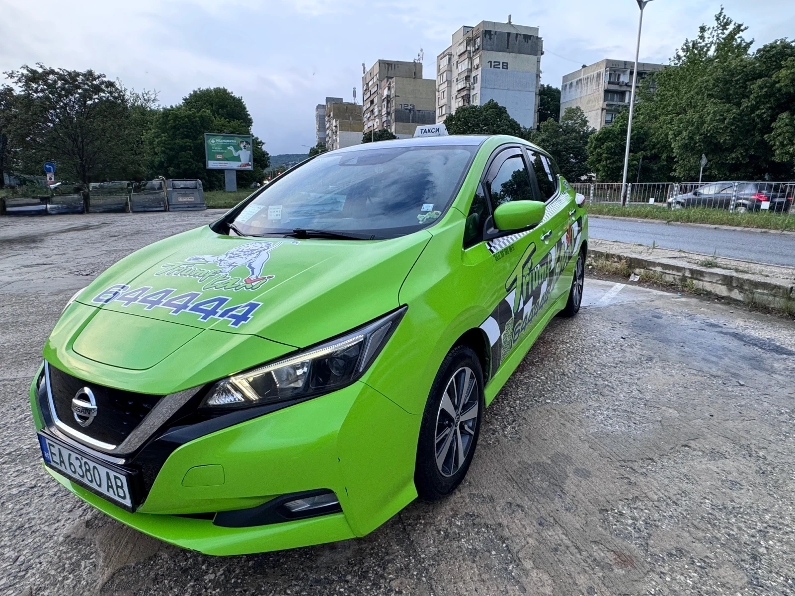 Nissan Leaf , снимка 15 - Автомобили и джипове - 54635428