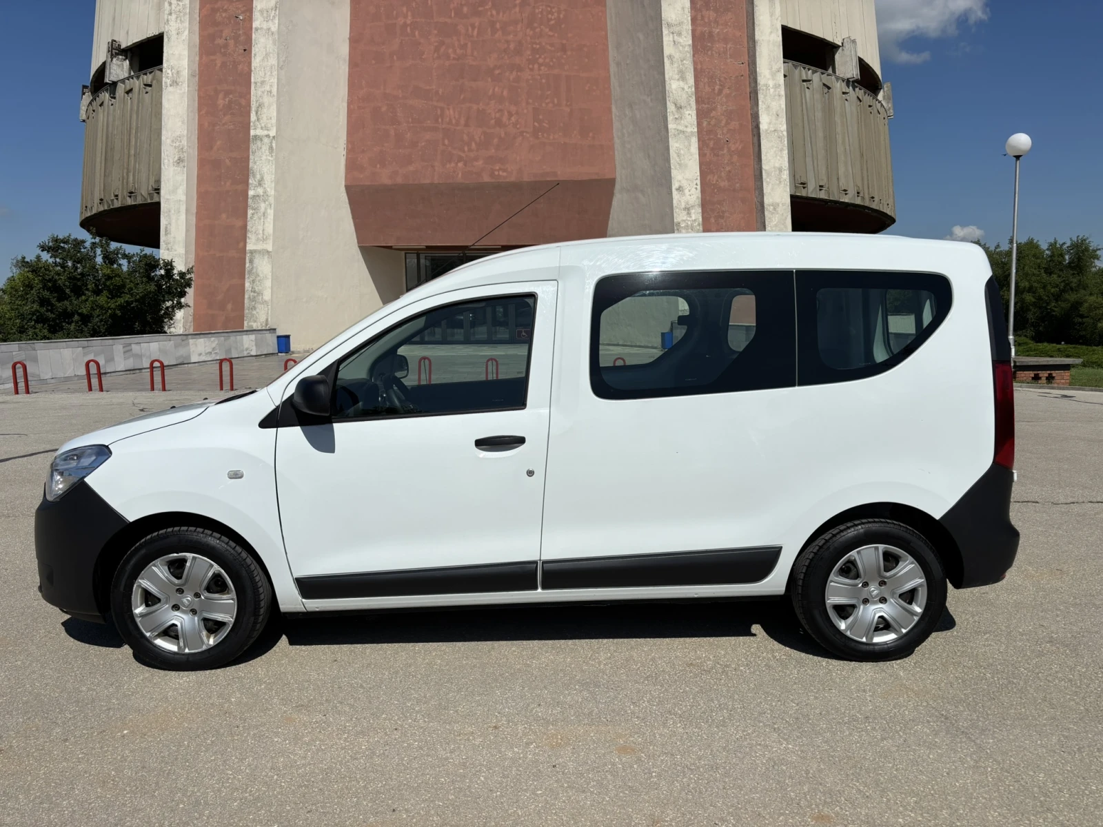 Dacia Dokker, снимка 2 - Автомобили и джипове - 54813041