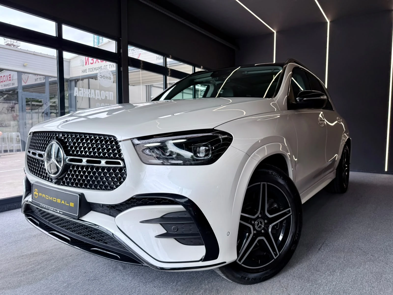 Mercedes-Benz GLE 450 AMG* Full* 4M* Burmester* Pano* Обдух* Лизинг, снимка 3 - Автомобили и джипове - 54881021