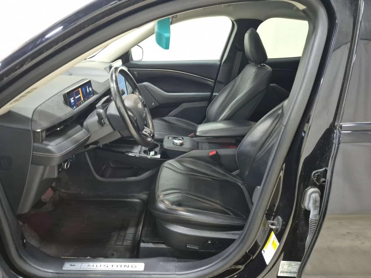Ford Mustang Mach-E * PREMIUM * CARFAX * ОПЦИЯ ЗА ФИНАНСИРАНЕ , снимка 5 - Автомобили и джипове - 55334549