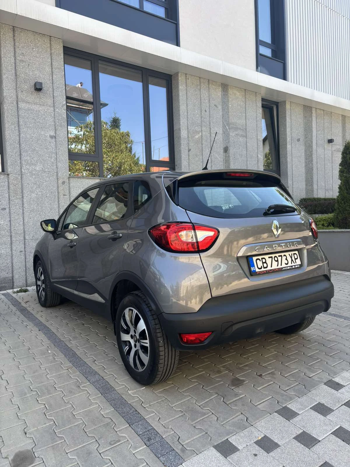Renault Captur, снимка 13 - Автомобили и джипове - 55524399