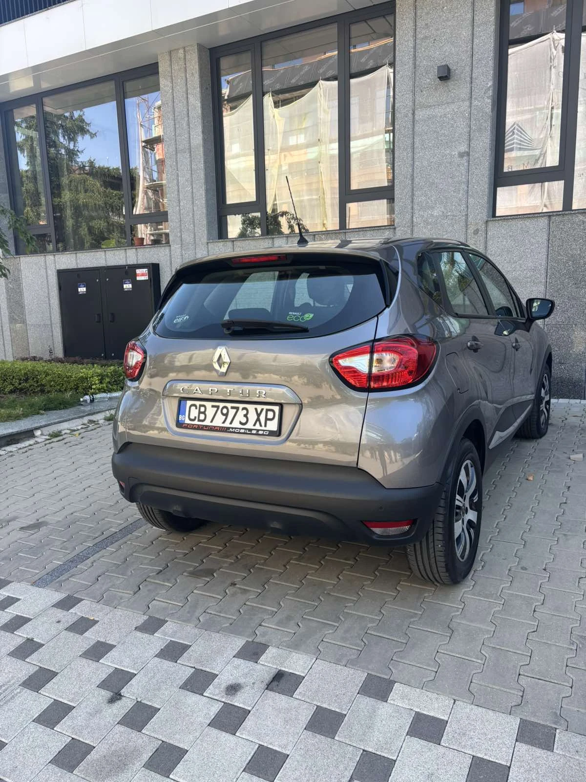 Renault Captur, снимка 12 - Автомобили и джипове - 55524399