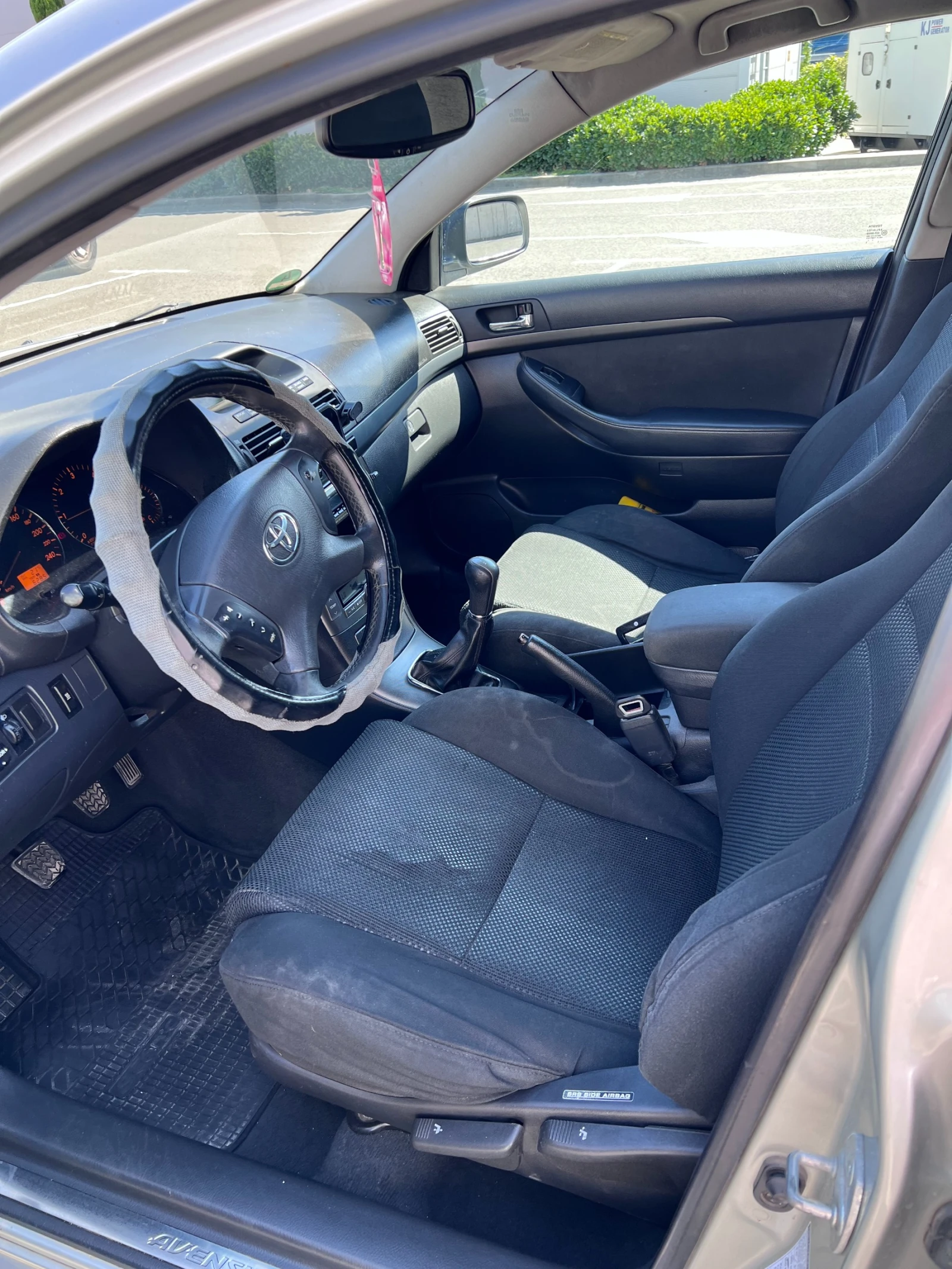 Toyota Avensis 2.0, снимка 6 - Автомобили и джипове - 55666402