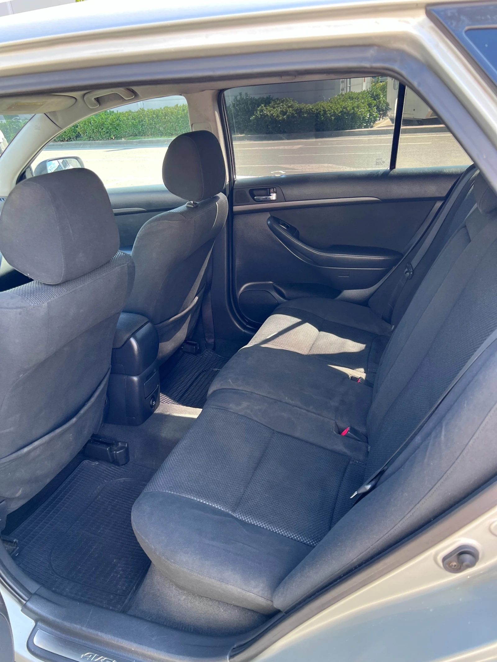 Toyota Avensis 2.0, снимка 5 - Автомобили и джипове - 55666402