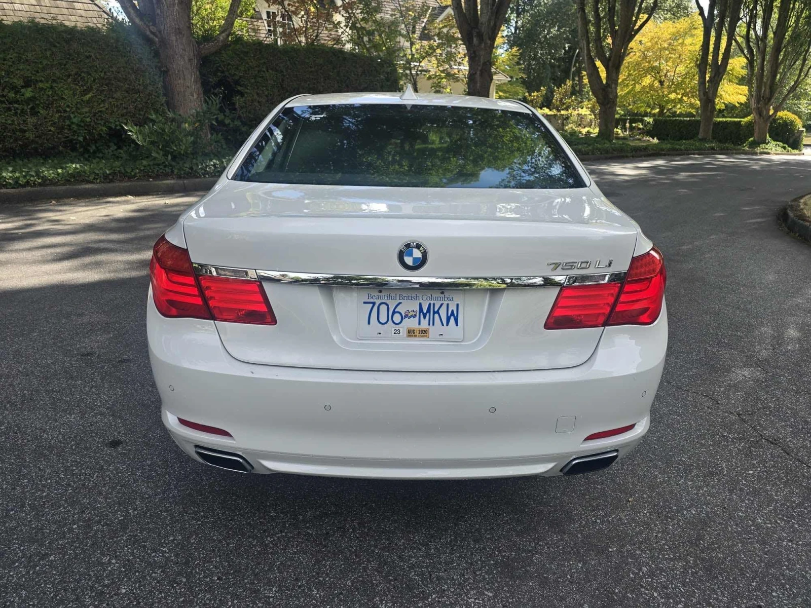BMW 750 * 750LI* CARFAX* АВТОКРЕДИТ БЕЗ ПЪРВОНАЧАЛНА ВНОСК, снимка 3 - Автомобили и джипове - 55832651