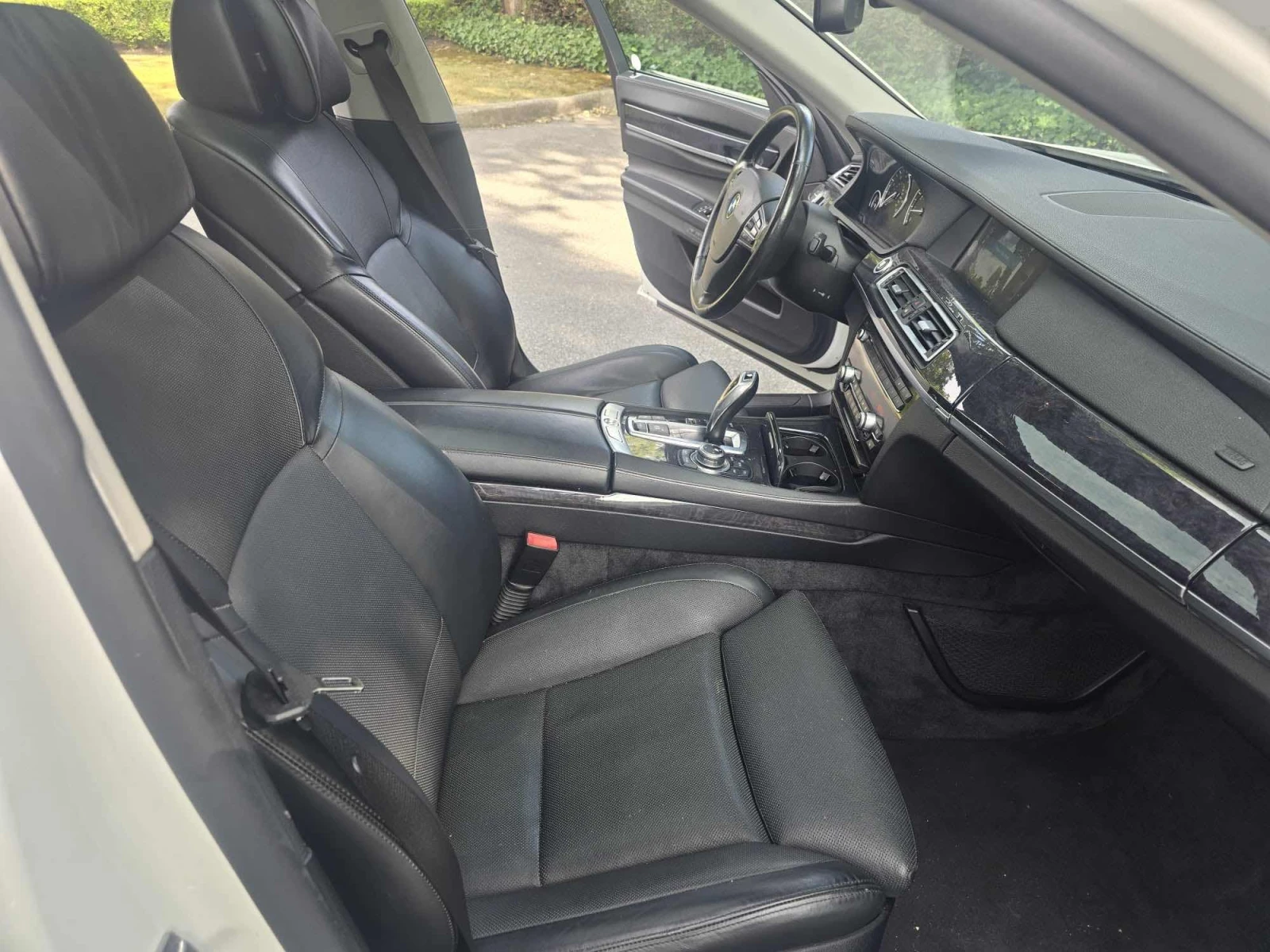 BMW 750 * 750LI* CARFAX* АВТОКРЕДИТ БЕЗ ПЪРВОНАЧАЛНА ВНОСК, снимка 15 - Автомобили и джипове - 55832651