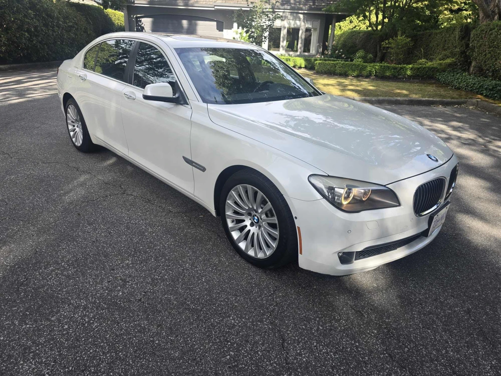 BMW 750 * 750LI* CARFAX* АВТОКРЕДИТ БЕЗ ПЪРВОНАЧАЛНА ВНОСК, снимка 5 - Автомобили и джипове - 55832651