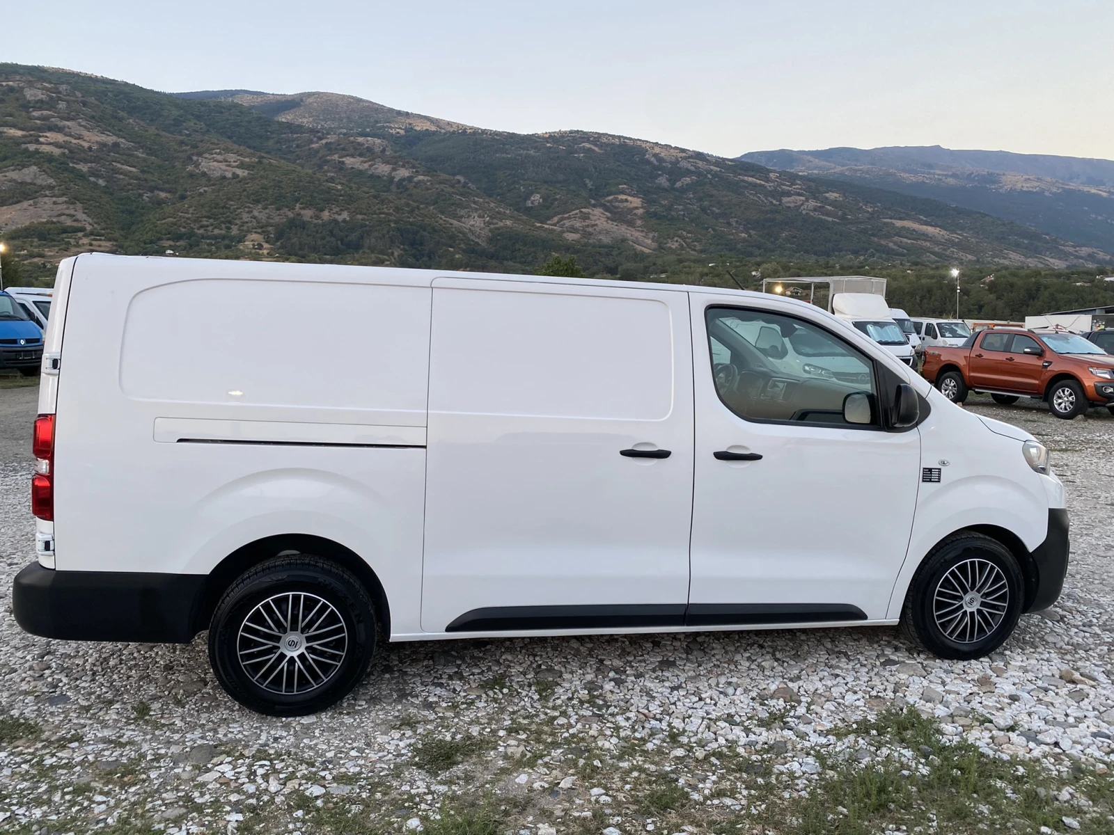 Peugeot Expert -2.0HDI-122k.c./-2020г./MAXI, снимка 4 - Автомобили и джипове - 55890599
