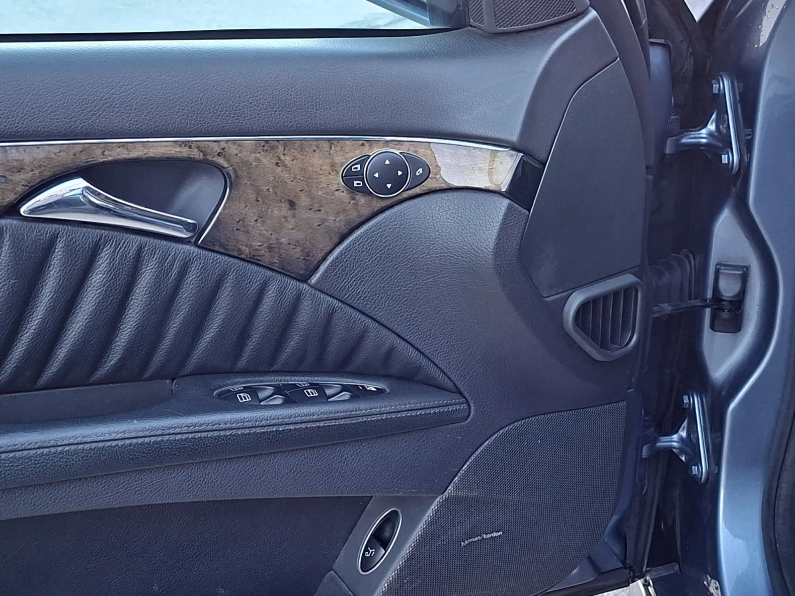 Mercedes-Benz E 320 цди-редови, снимка 6 - Автомобили и джипове - 56661471