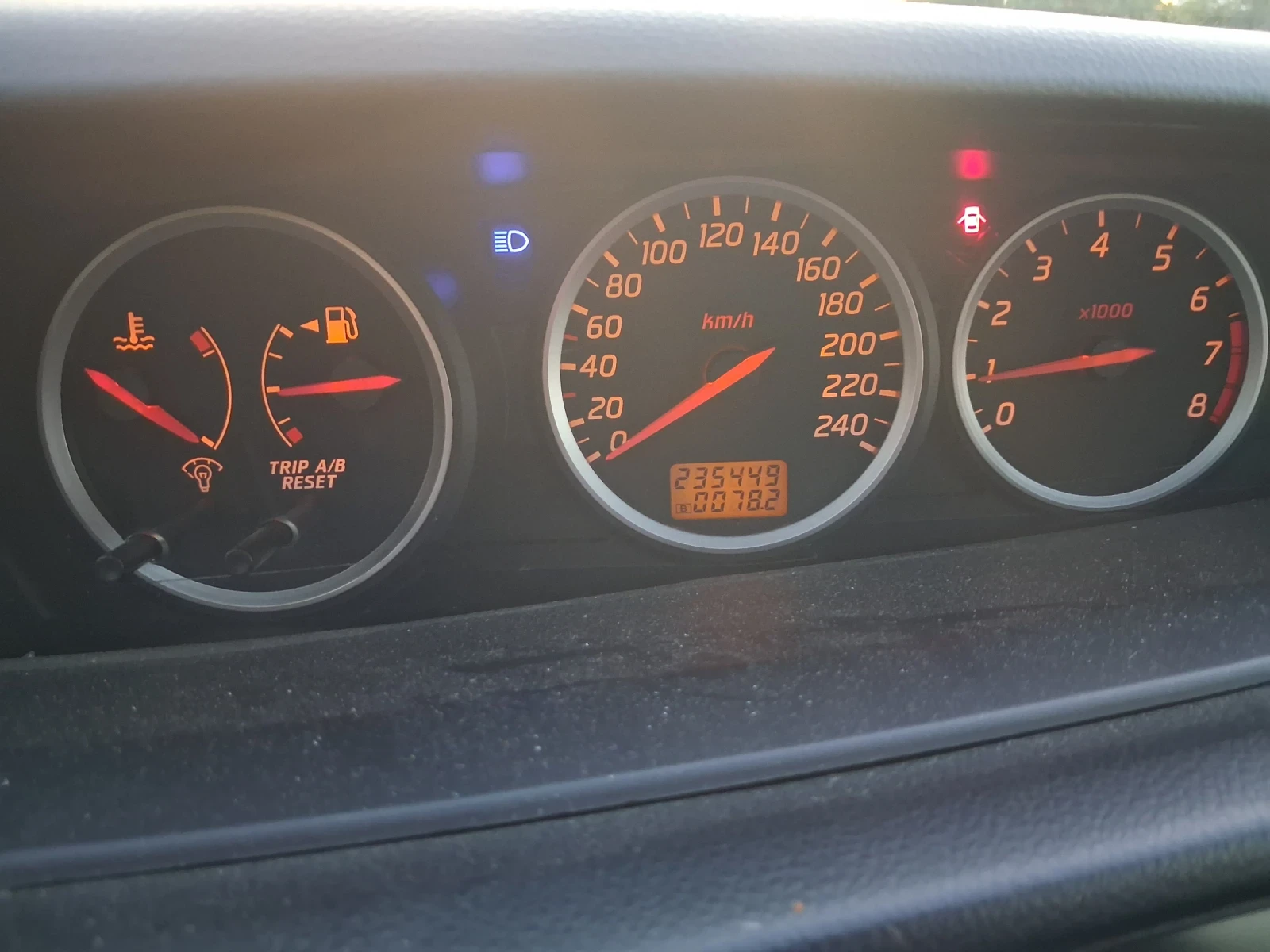 Nissan Primera, снимка 8 - Автомобили и джипове - 56742014