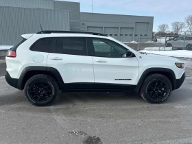 Jeep Cherokee Trailhawk / 4WD / Distronic / Подгреви / Carfax  - 27400 € / 53589.74 лв. - 14516214 3