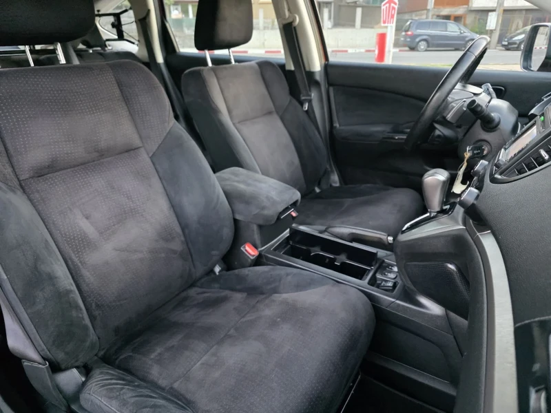 Honda Cr-v 2.0i 4x4* Автоматик* Навигация* Камера, снимка 14 - Автомобили и джипове - 51535872