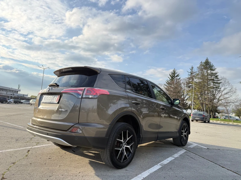 Toyota Rav4 2.0///Executive///Face-Lift///TOP///KeyLess///, снимка 8 - Автомобили и джипове - 52576446