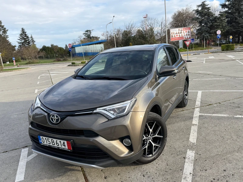 Toyota Rav4 2.0///Executive///Face-Lift///TOP///KeyLess///, снимка 5 - Автомобили и джипове - 52576446