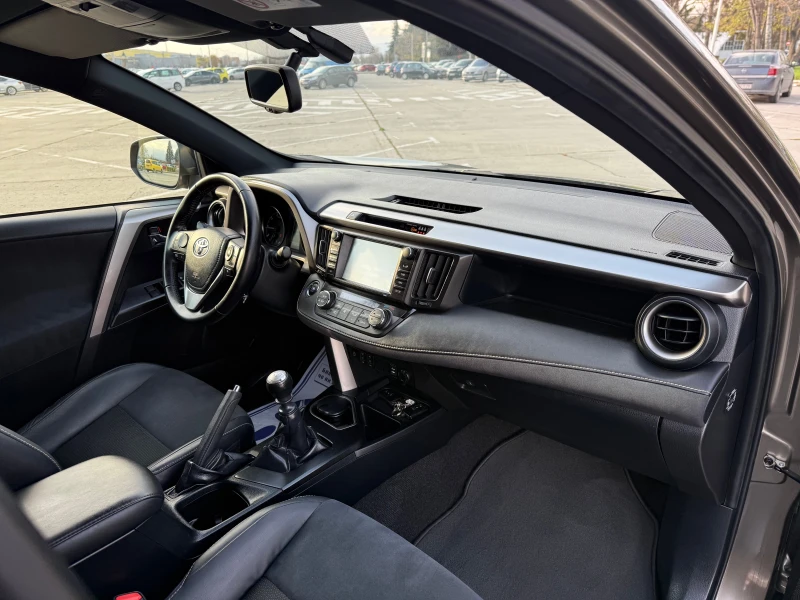 Toyota Rav4 2.0///Executive///Face-Lift///TOP///KeyLess///, снимка 10 - Автомобили и джипове - 52576446