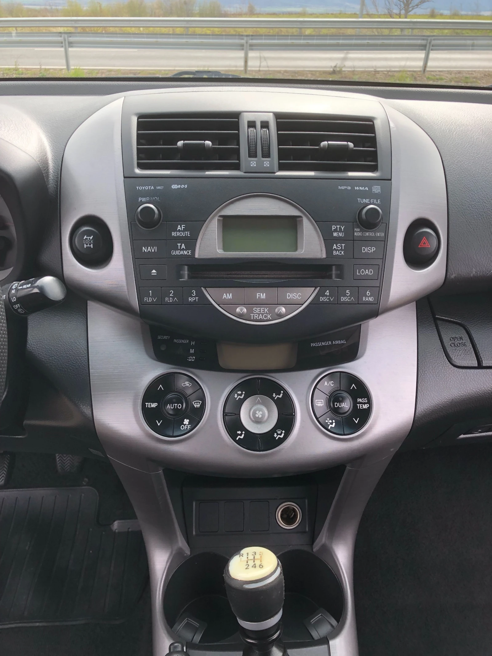 Toyota Rav4 2.2 136hp ITALIA 6 SPEED | Mobile.bg — изображение 16