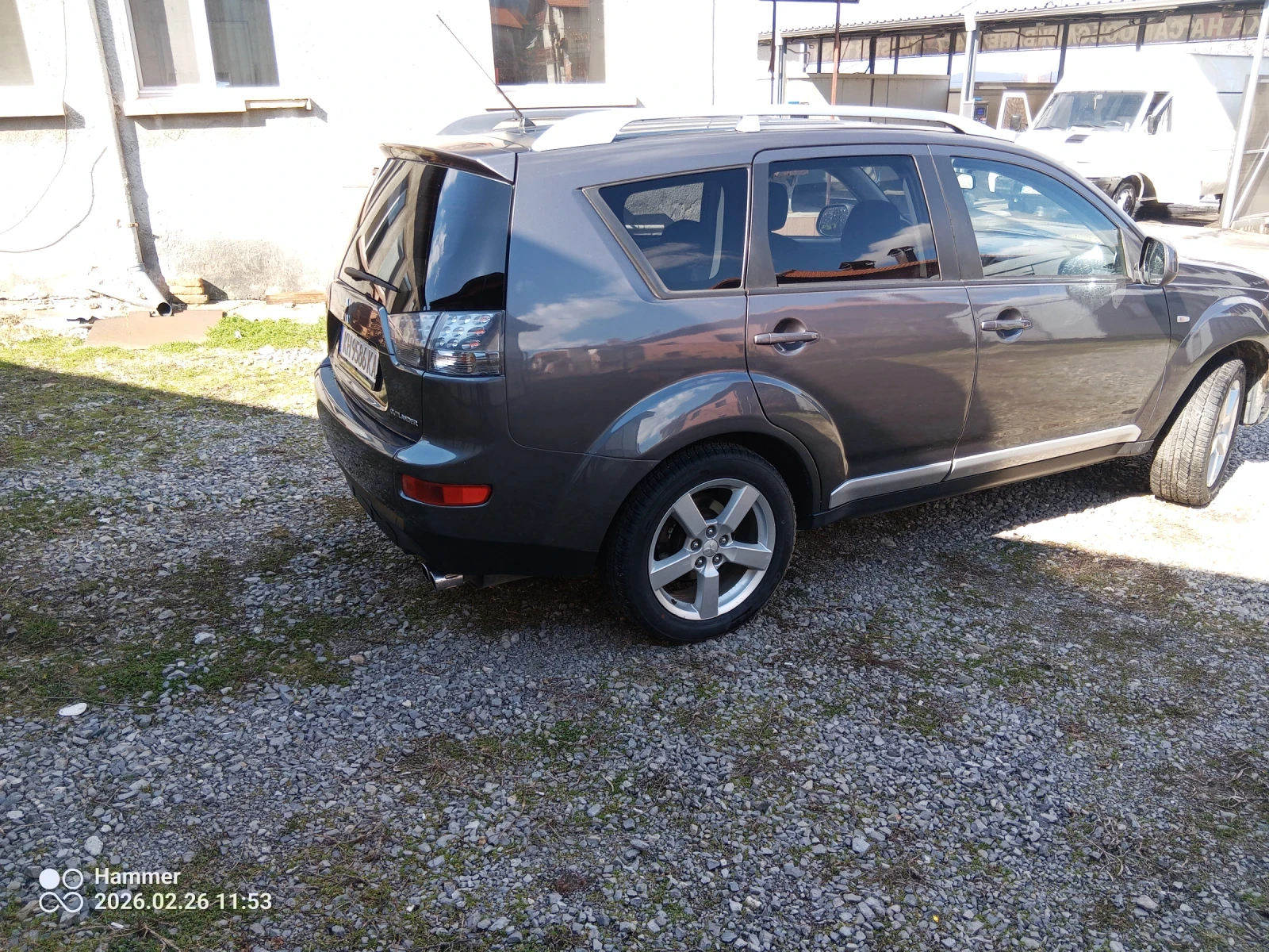 Mitsubishi Outlander 2.0тди, снимка 3 - Автомобили и джипове - 53761509