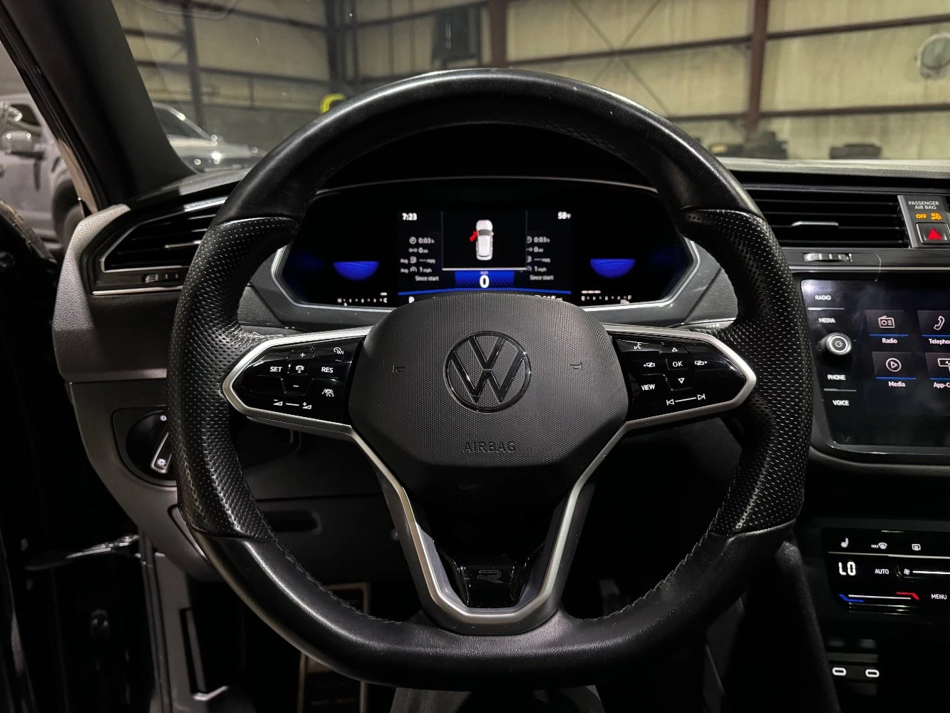 VW Tiguan SE R-Line Black - изображение 7