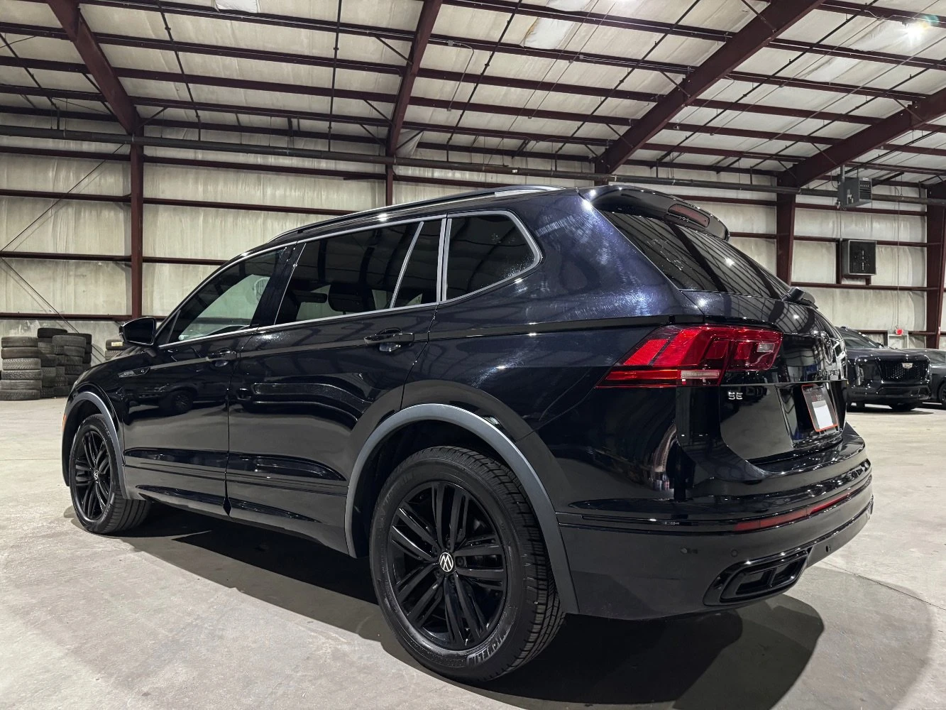 VW Tiguan SE R-Line Black - изображение 6