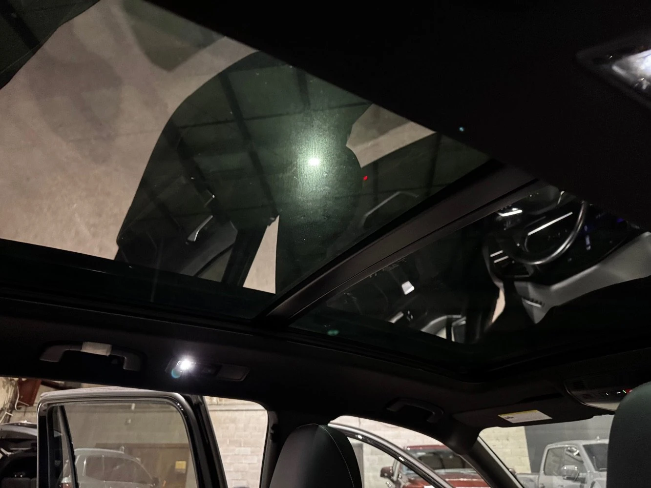 VW Tiguan SE R-Line Black, снимка 15 - Автомобили и джипове - 53774764