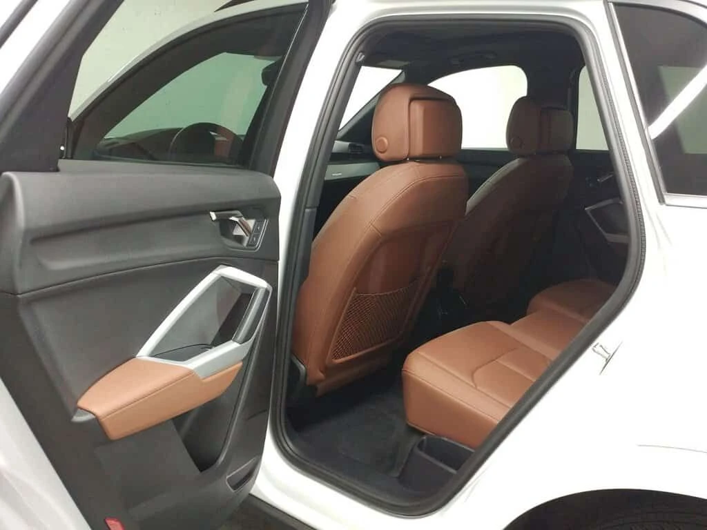 Audi Q3 * 45 KOMFORT QUATTRO TOIT PANO| CARPLAY| CAMERA * , снимка 16 - Автомобили и джипове - 53831305