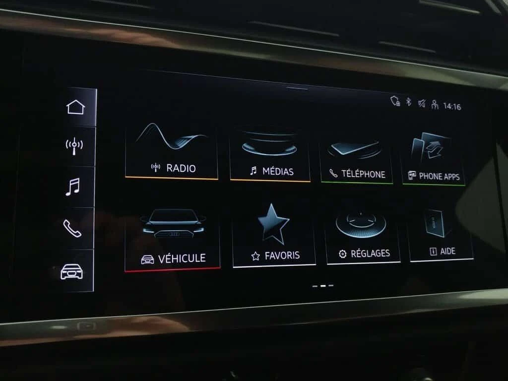 Audi Q3 * 45 KOMFORT QUATTRO TOIT PANO| CARPLAY| CAMERA * , снимка 13 - Автомобили и джипове - 53831305