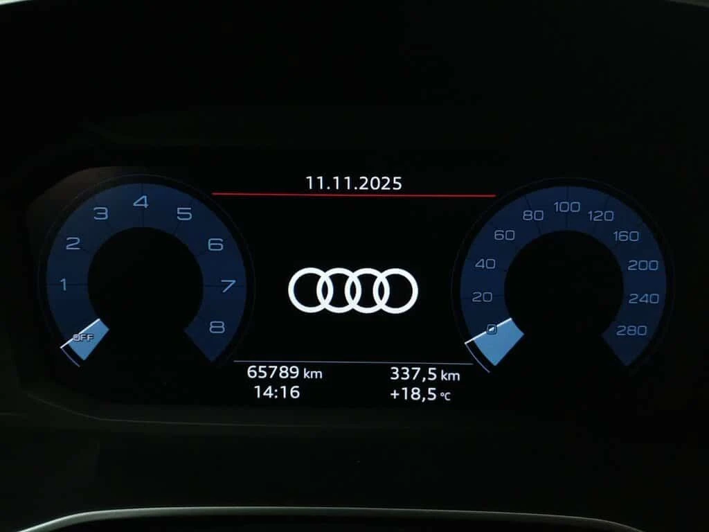 Audi Q3 * 45 KOMFORT QUATTRO TOIT PANO| CARPLAY| CAMERA * , снимка 12 - Автомобили и джипове - 53831305