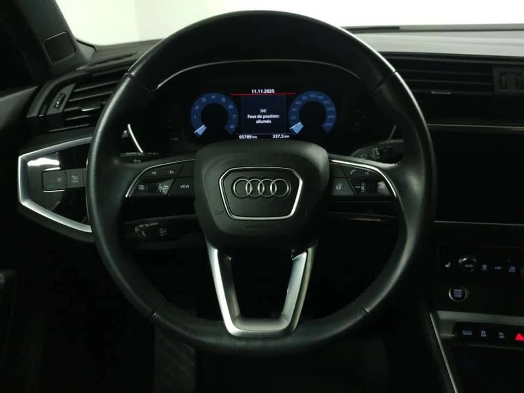 Audi Q3 * 45 KOMFORT QUATTRO TOIT PANO| CARPLAY| CAMERA * , снимка 11 - Автомобили и джипове - 53831305