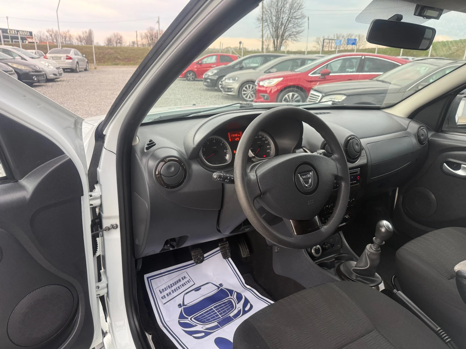 Dacia Duster 1.6 I 4×4 EVRO 5, снимка 10 - Автомобили и джипове - 53965269