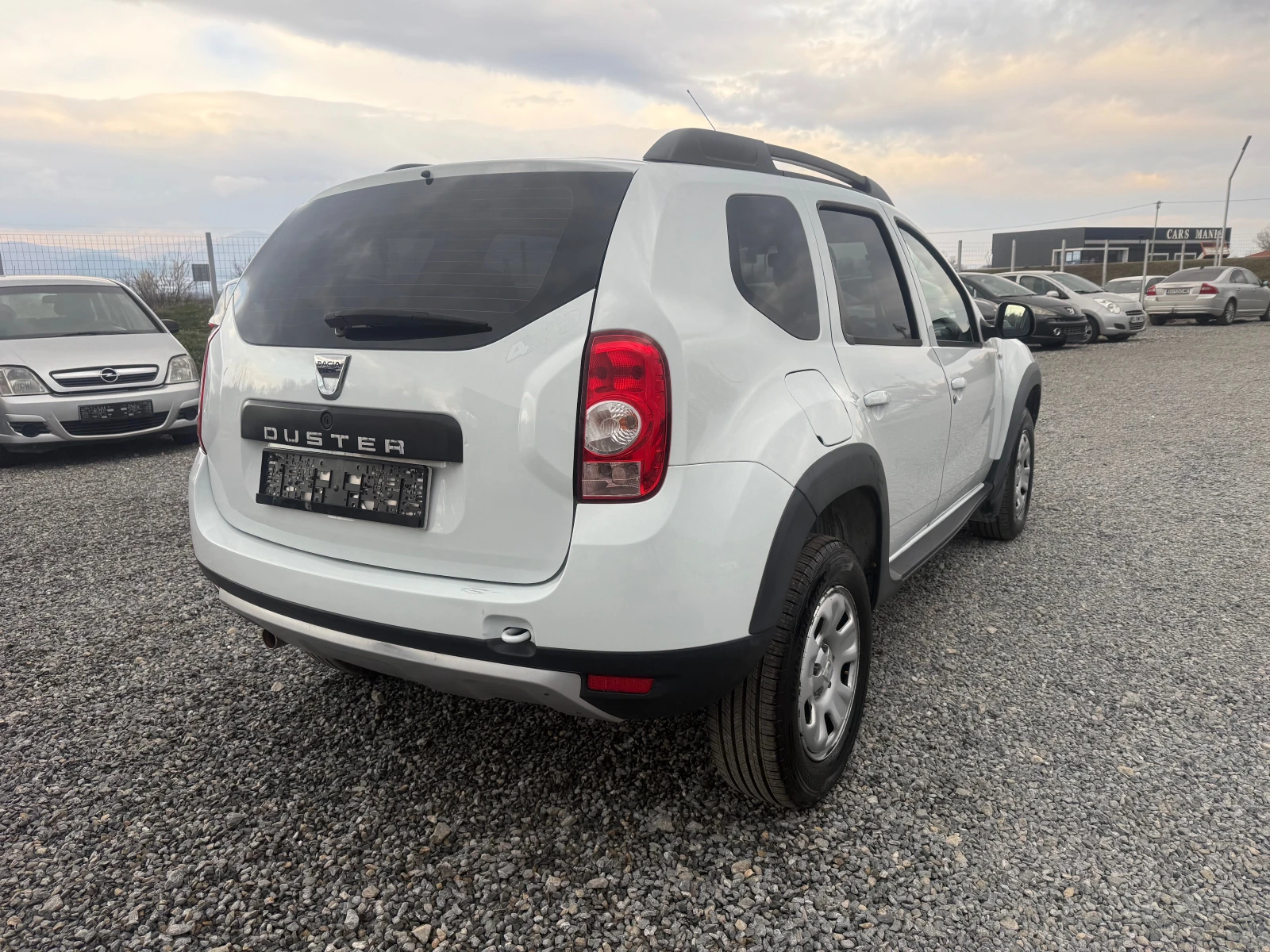Dacia Duster 1.6 I 4×4 EVRO 5, снимка 5 - Автомобили и джипове - 53965269
