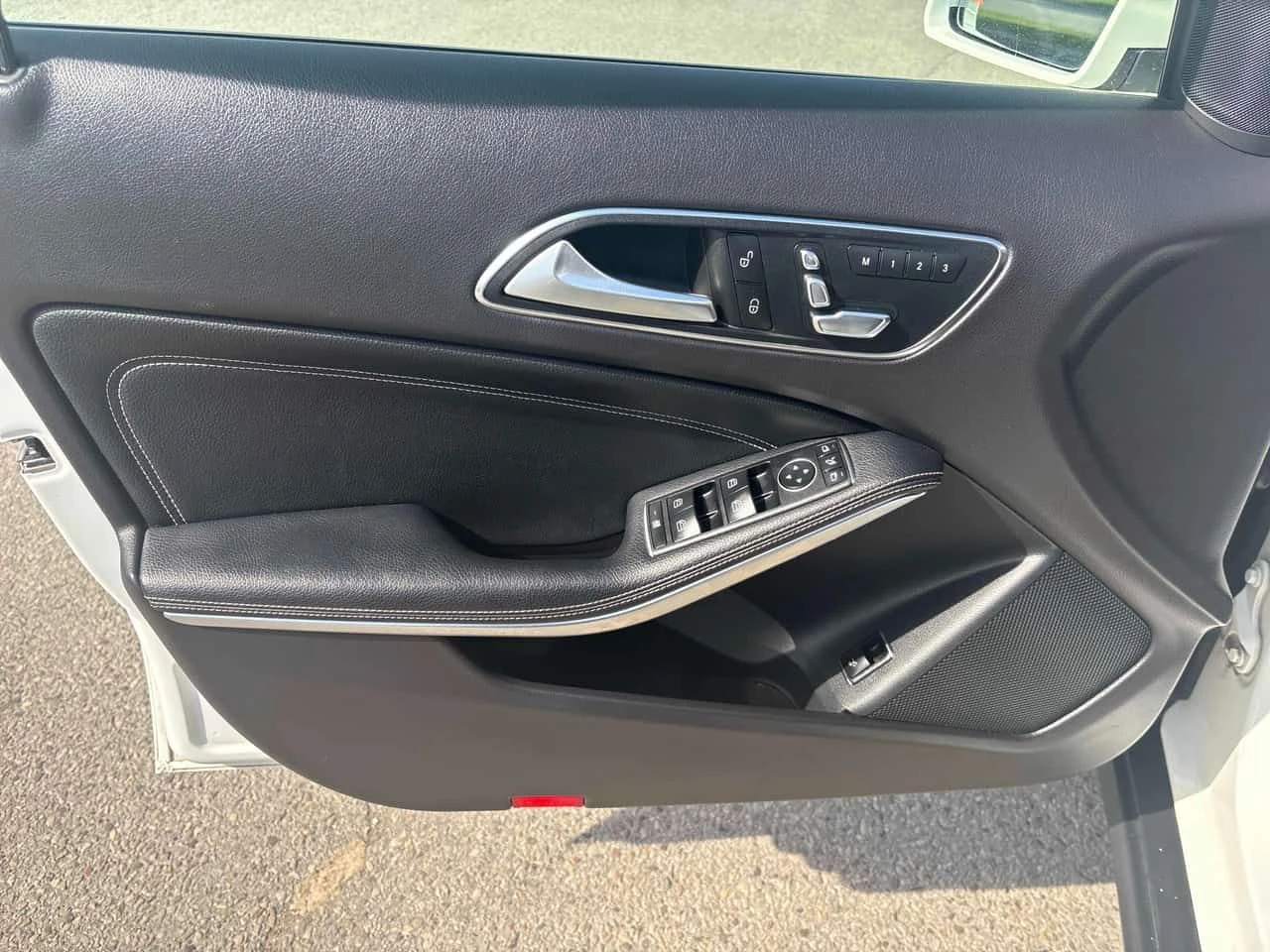 Mercedes-Benz GLA 250 CARFAX/ПАНОРАМА/ПОДГРЕВ/НАВИ/ПАМЕТ/ФИНАНСИРАНЕ, снимка 15 - Автомобили и джипове - 55040375