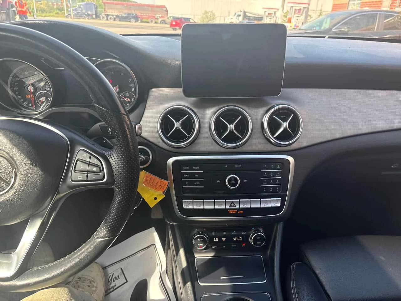 Mercedes-Benz GLA 250 CARFAX/ПАНОРАМА/ПОДГРЕВ/НАВИ/ПАМЕТ/ФИНАНСИРАНЕ, снимка 9 - Автомобили и джипове - 55040375