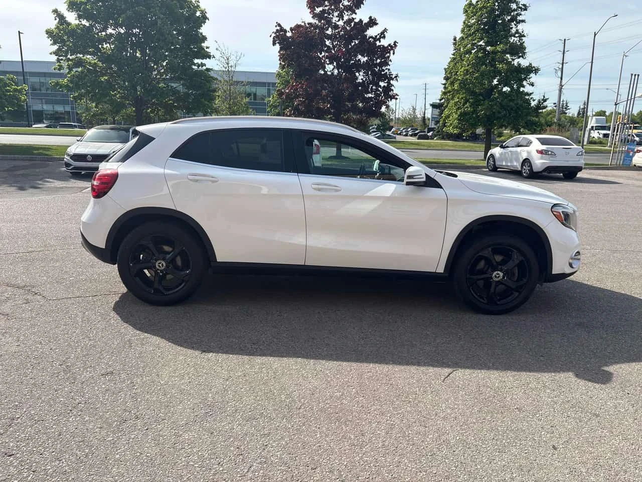 Mercedes-Benz GLA 250 CARFAX/ПАНОРАМА/ПОДГРЕВ/НАВИ/ПАМЕТ/ФИНАНСИРАНЕ, снимка 4 - Автомобили и джипове - 55040375