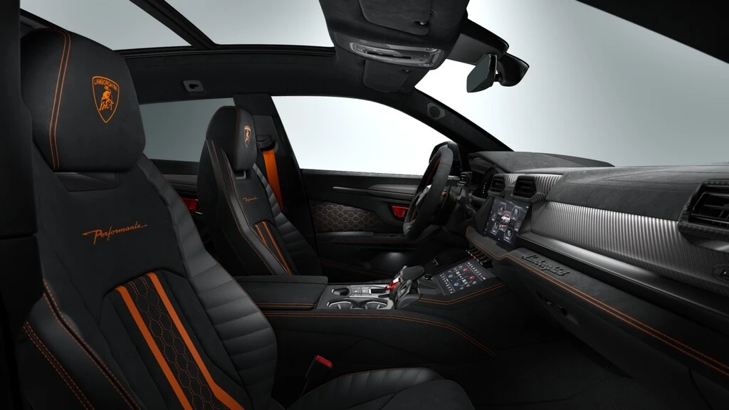 Lamborghini Urus SE PERFORMANTE/ NEW/ AKRAPOVIČ/ B&O/ HUD/ CER, снимка 7 - Автомобили и джипове - 55142217