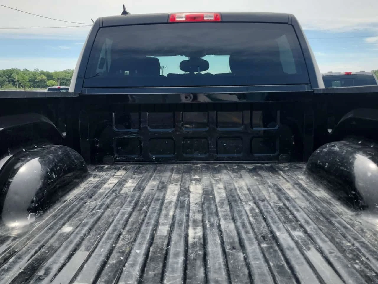 Dodge RAM 1500 EXPRESS CREW CAB SHORT BED * CARFAX, снимка 13 - Автомобили и джипове - 55561436