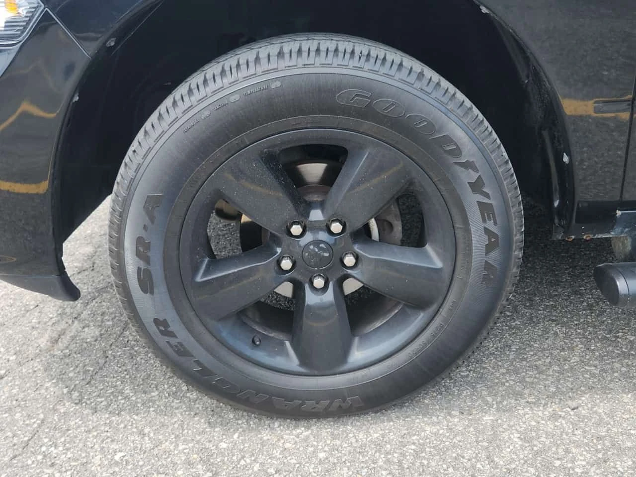 Dodge RAM 1500 EXPRESS CREW CAB SHORT BED * CARFAX, снимка 6 - Автомобили и джипове - 55561436